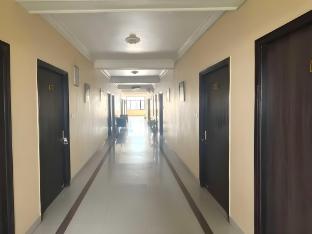 townhouse oak townhouse oak kumhrar archeological park hotel k