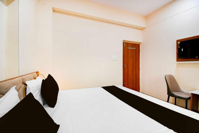 townhouse oak townhouse oak kumhrar archeological park hotel k