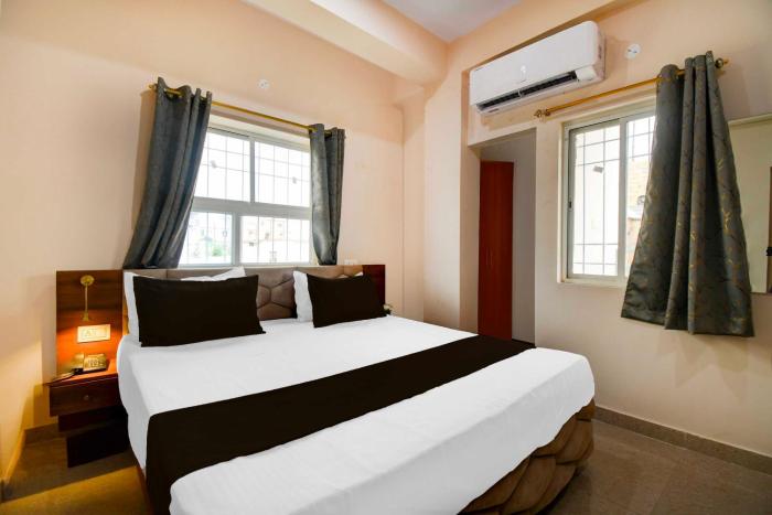 townhouse oak townhouse oak kumhrar archeological park hotel k