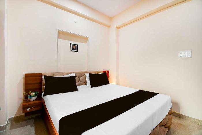 townhouse oak townhouse oak kumhrar archeological park hotel k