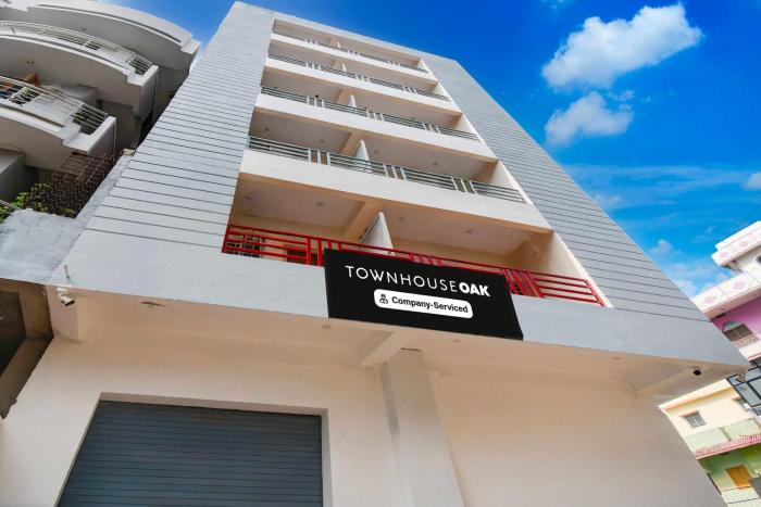 townhouse oak townhouse oak kumhrar archeological park hotel k