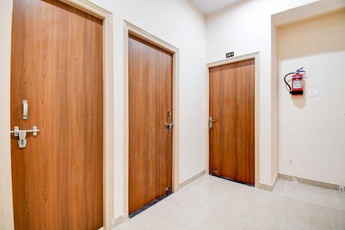 townhouse oak townhouse oak kumhrar archeological park hotel k