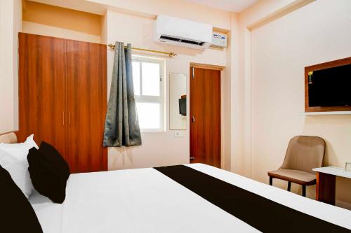 townhouse oak townhouse oak kumhrar archeological park hotel k