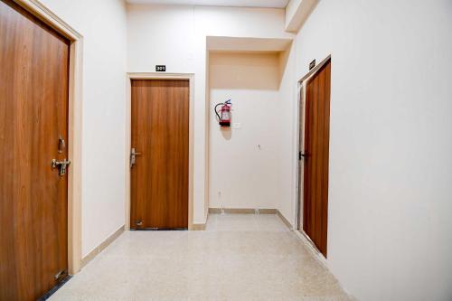townhouse oak townhouse oak kumhrar archeological park hotel k