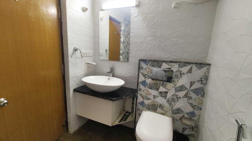 townhouse oak townhouse oak kumhrar archeological park hotel k