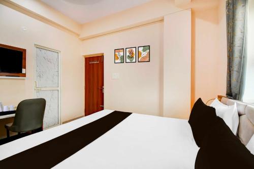 townhouse oak townhouse oak kumhrar archeological park hotel k