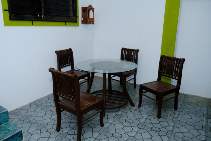 aashray guestroom