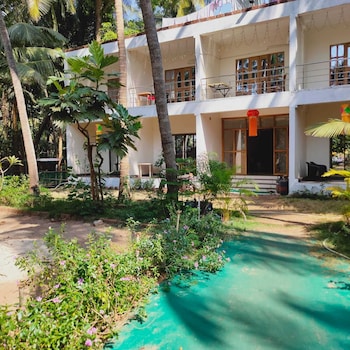 sidhivinayak resort devbag sangam beach
