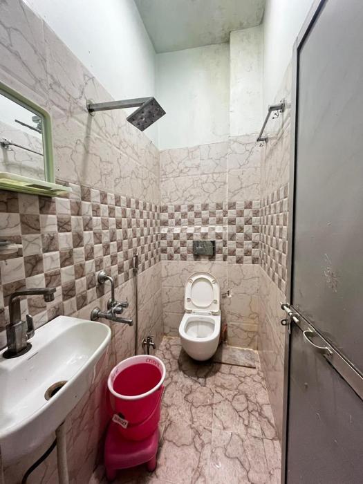 kanha p guest house