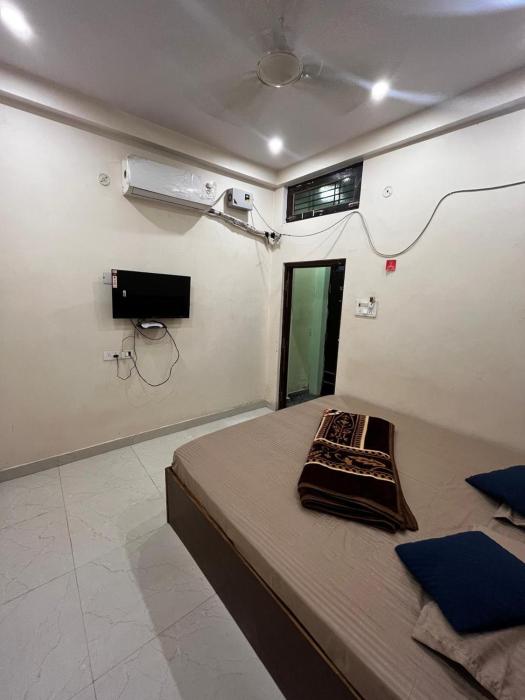 kanha p guest house
