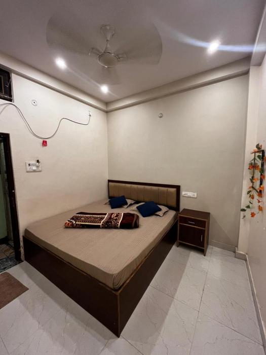 kanha p guest house