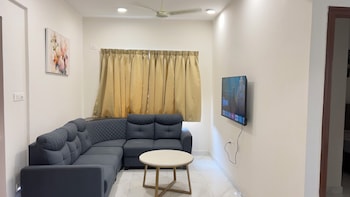 lushvistas serviced apartment
