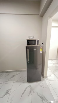 lushvistas serviced apartment