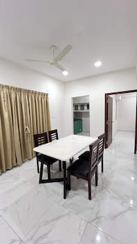lushvistas serviced apartment