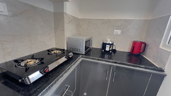 lushvistas serviced apartment