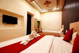 the anandvan palace 300 meter harishchandra ghat