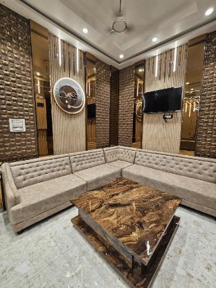 hotel ram lakhan paradise