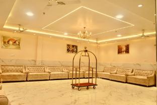 hotel ram lakhan paradise