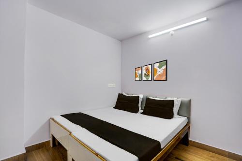 Spot On Stay In Banarasiya,,4 star