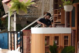 backspace anjuna beach