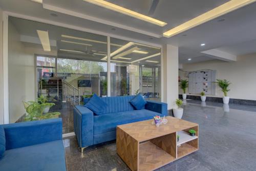 the lodgers 1 bhk service apartments sector 52