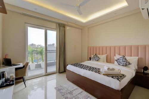 the lodgers 1 bhk service apartments sector 52