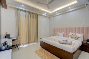 the lodgers 1 bhk service apartments sector 52