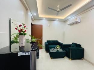 The Lodgers 1 Bhk Service Apartments Sector 52,,4 star