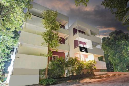 Collection O Mysore Shri Lakshmikantha Swamy Temple,Plot No.11, Behind Infosys Building,4 star