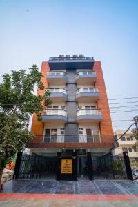 the lodgers one bhk apartment nxt to phase 1 metro