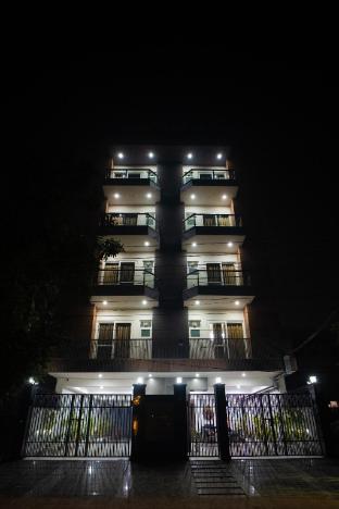The Lodgers One Bhk Apartment Nxt To Phase 1 Metro,,4 star