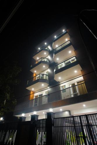 the lodgers one bhk apartment nxt to phase 1 metro