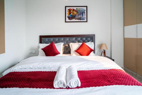 the lodgers one bhk apartment nxt to phase 1 metro