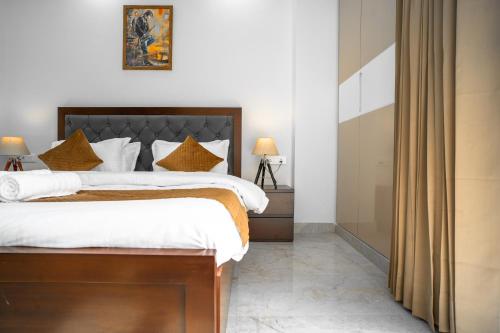 the lodgers one bhk apartment nxt to phase 1 metro
