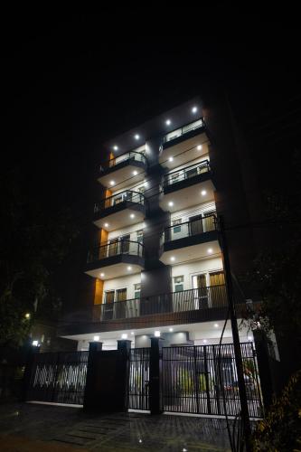 the lodgers one bhk apartment nxt to phase 1 metro