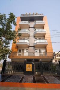 the lodgers one bhk apartment nxt to phase 1 metro