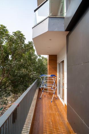 The Lodgers One Bhk Apartment Nxt To Phase 1 Metro,,4 star