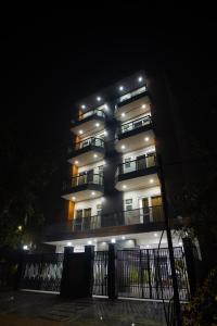 the lodgers one bhk apartment nxt to phase 1 metro