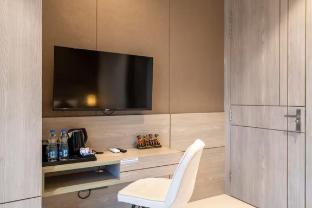 the lodgers 2 bhk apartment near artemis hospital