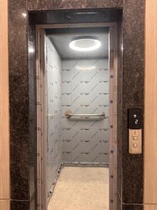 the lodgers 2 bhk apartment near artemis hospital