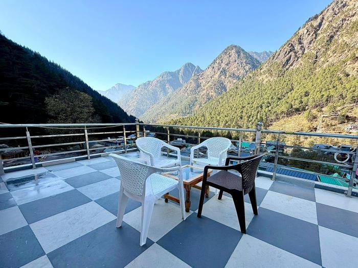 hide in kasol