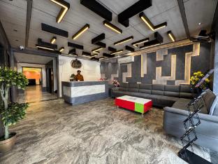 C2 Hotel,,4 star