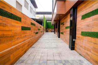 Hotel Aahan Vashi 3.6 Km From Railway Station,,5 star