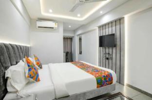 hotel aahan vashi 3 6 km from railway station