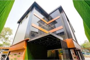 hotel aahan vashi 3 6 km from railway station