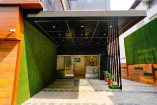 hotel aahan vashi 3 6 km from railway station