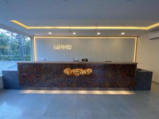 Umino Beach Resort Muthukadu,,3 star