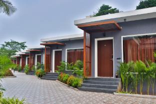 umino beach resort muthukadu