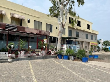 aanandam hotel