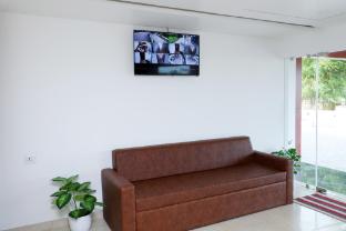 aura airport hotel